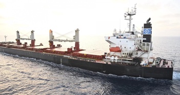 Lực lượng Houthi phóng tên lửa tấn công tàu Torm Thor của Mỹ Lực lượng Houthi phóng tên lửa tấn công tàu Torm Thor của Mỹ