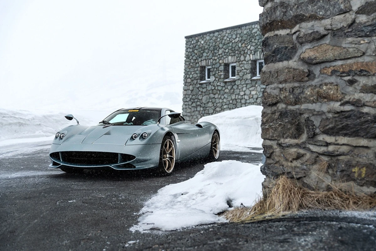 Sieu xe Pagani Huayra Codalunga hon 173 ty dong bi canh sat thu giu-Hinh-9