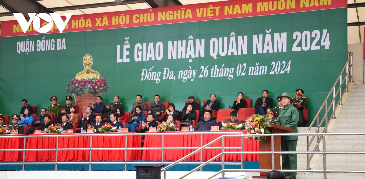 thanh nien ha noi chia tay nguoi than len duong nhap ngu hinh anh 5