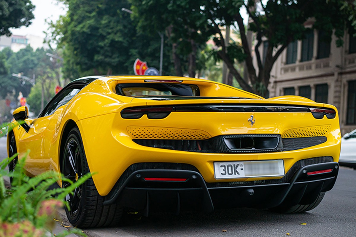 Ferrari 296 GTB hơn 23 tỷ đầu tiên được đại gia Hà Nội rao bán - Hình 4 Ferrari 296 GTB hon 23 ty dau tien duoc dai gia Ha Noi rao ban-Hinh-4
