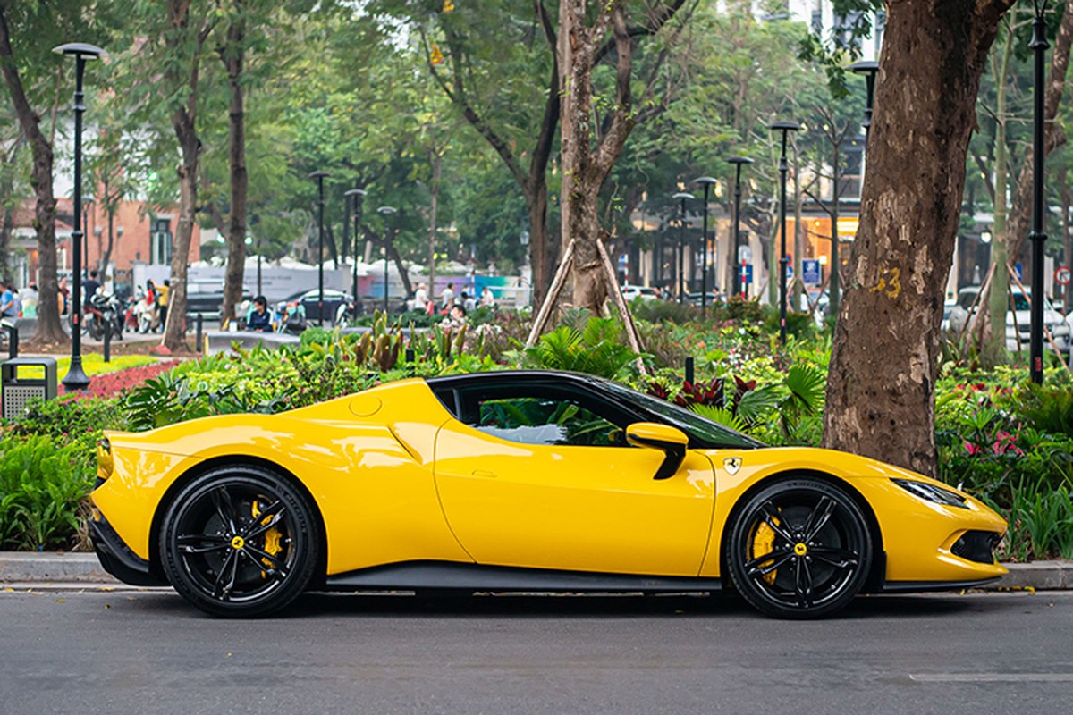 Ferrari 296 GTB hơn 23 tỷ đầu tiên được đại gia Hà Nội rao bán - Hình 8 Ferrari 296 GTB hon 23 ty dau tien duoc dai gia Ha Noi rao ban-Hinh-8
