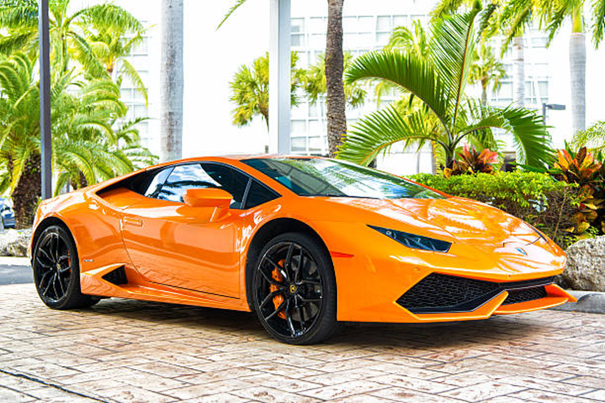 Dân chơi xe máy “2 thì” miền Tây tậu Lamborghini Huracan giá 9 tỷ - Hình 2 Dan choi xe may “2 thi” mien Tay tau Lamborghini Huracan gia 9 ty-Hinh-2
