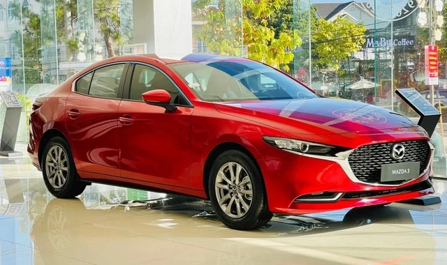 Sedan hạng C tầm giá dưới 900 triệu đồng: Doanh số giảm Mazda3 vẫn dẫn đầu