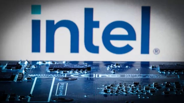 Intel đặt mục tiêu cung cấp chip cho 100 triệu PC AI