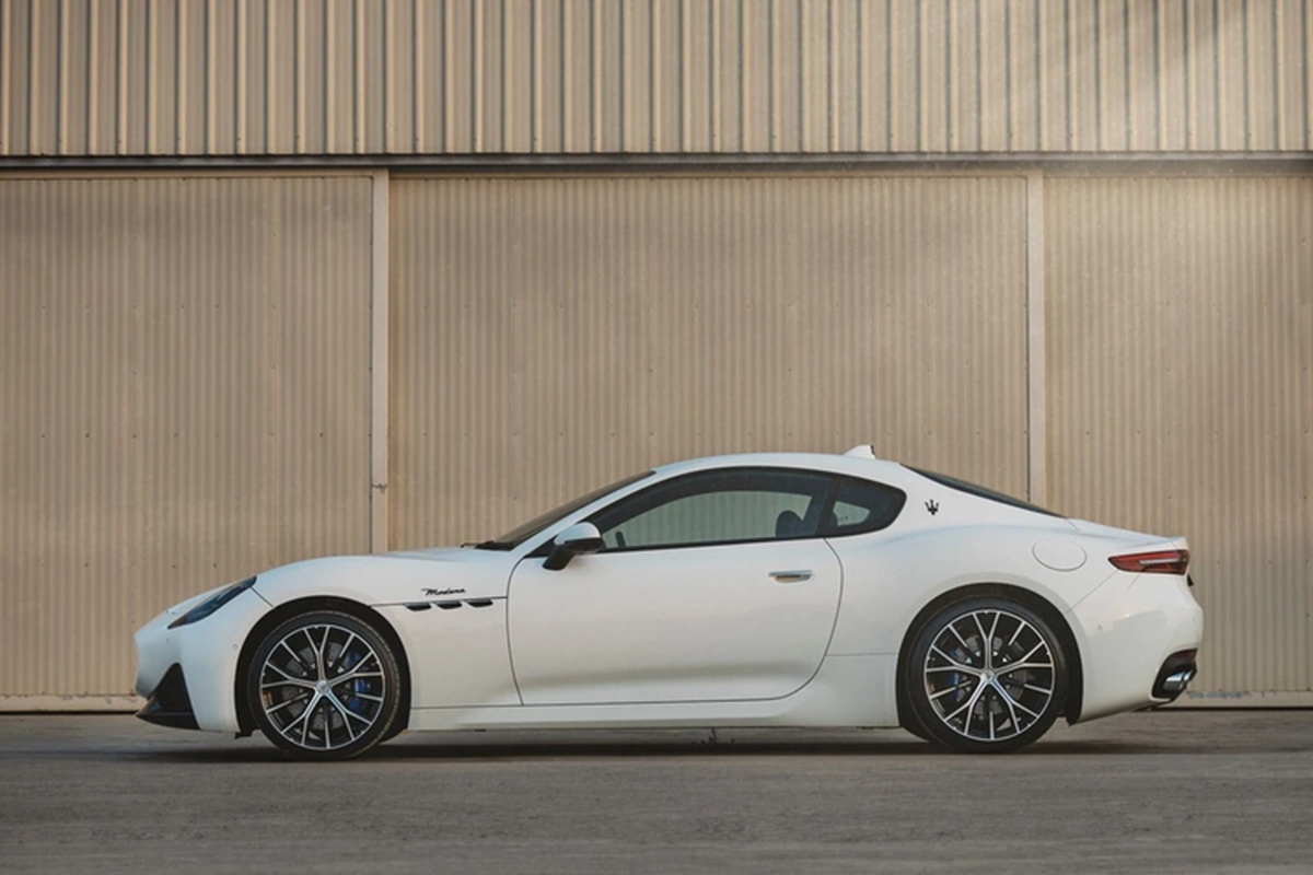 Chi tiết Maserati GranTurismo 2024 từ 360.000 USD, sắp về Việt Nam? - Hình 5 Chi tiet Maserati GranTurismo 2024 tu 360.000 USD, sap ve Viet Nam?-Hinh-5