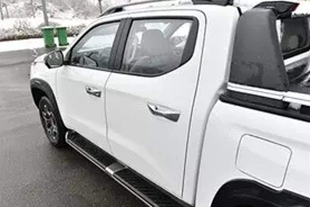 Changan Hunter - bán tải EREV đầu tiên trên thế giới từ 456 triệu đồng - Hình 2 Changan Hunter - ban tai EREV dau tien tren the gioi tu 456 trieu dong-Hinh-2