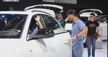 Doanh số 'lao dốc', các hãng xe tại Việt Nam giảm sản xuất, nhập khẩu ô tô