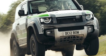 Cận cảnh Land Rover Defender phiên bản đua toàn cầu năm 2024