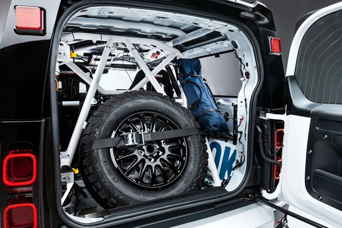 Can canh Land Rover Defender phien ban dua toan cau nam 2024-Hinh-14