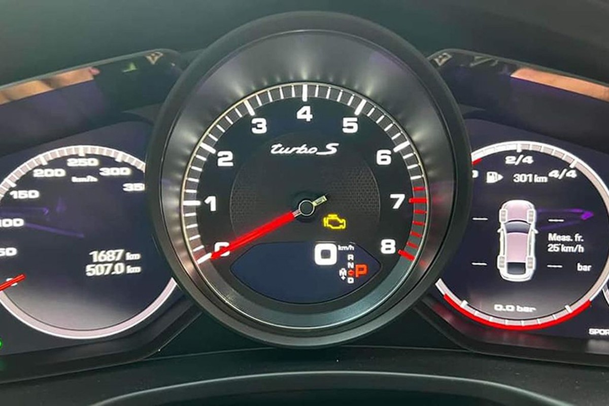 Porsche Panamera Turbo S từng của "Qua" Vũ rao bán hơn 10 tỷ đồng - Hình 7 Porsche Panamera Turbo S tung cua