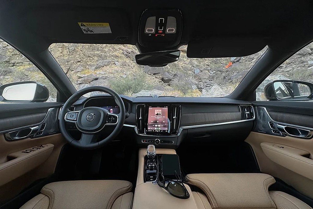 Volvo S90 Recharge Ultimate về Việt Nam gần 3 tỷ, "ăn" 1,4 lít xăng/100km - Hình 5 Volvo S90 Recharge Ultimate ve Viet Nam gan 3 ty,