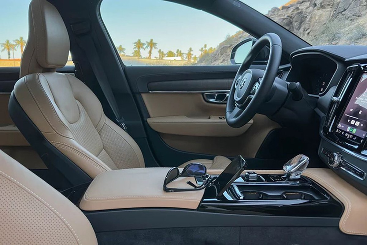 Volvo S90 Recharge Ultimate về Việt Nam gần 3 tỷ, "ăn" 1,4 lít xăng/100km - Hình 6 Volvo S90 Recharge Ultimate ve Viet Nam gan 3 ty,