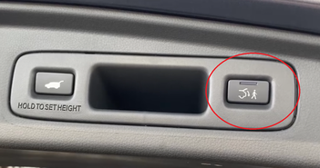 Nút bấm 'lạ' trên cốp xe Honda CR-V để làm gì? Nút bấm 'lạ' trên cốp xe Honda CR-V để làm gì?