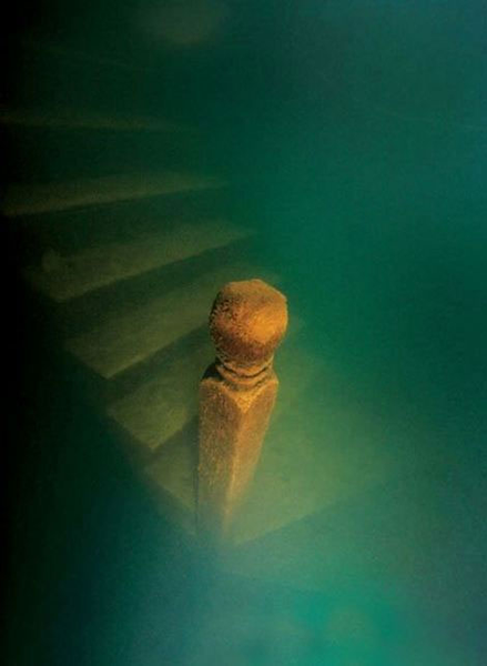 Bí ẩn thành phố cổ đại 1.400 năm tuổi bị nhấn chìm dưới nước vẫn còn nguyên vẹn