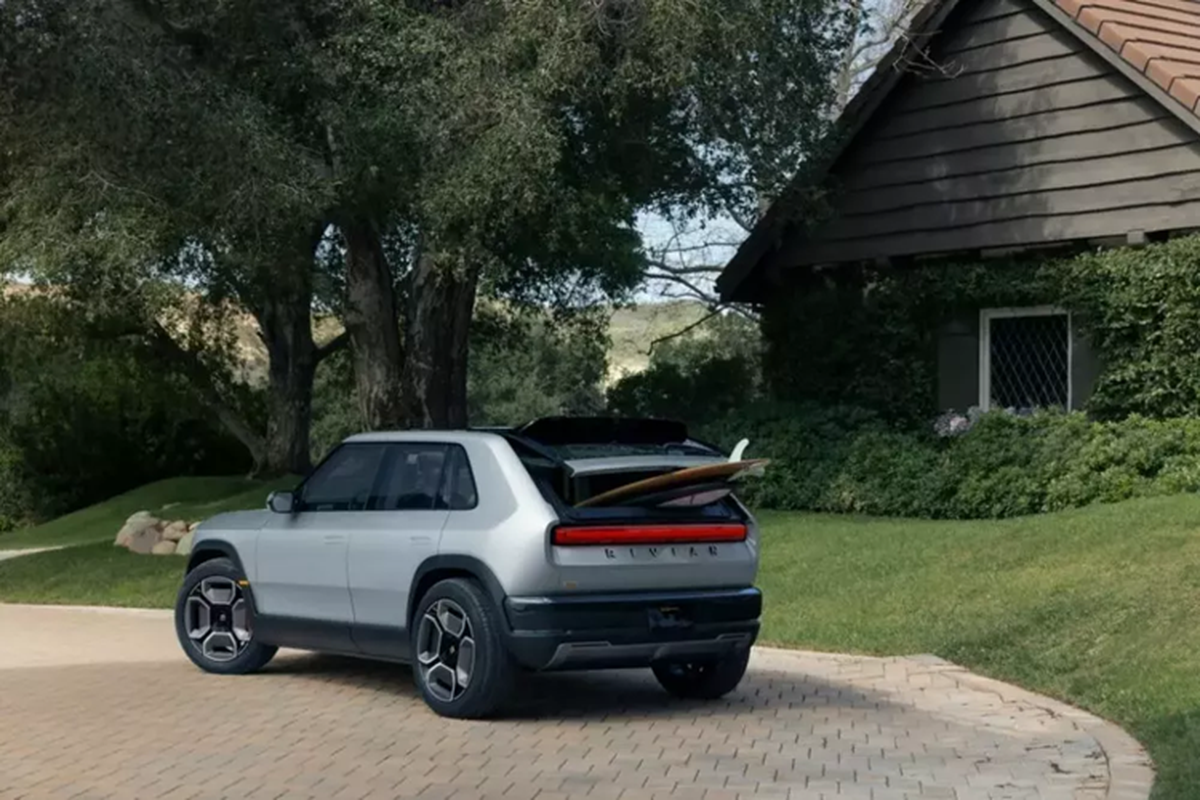 Rivian R3 gia toi 40.000 USD - 