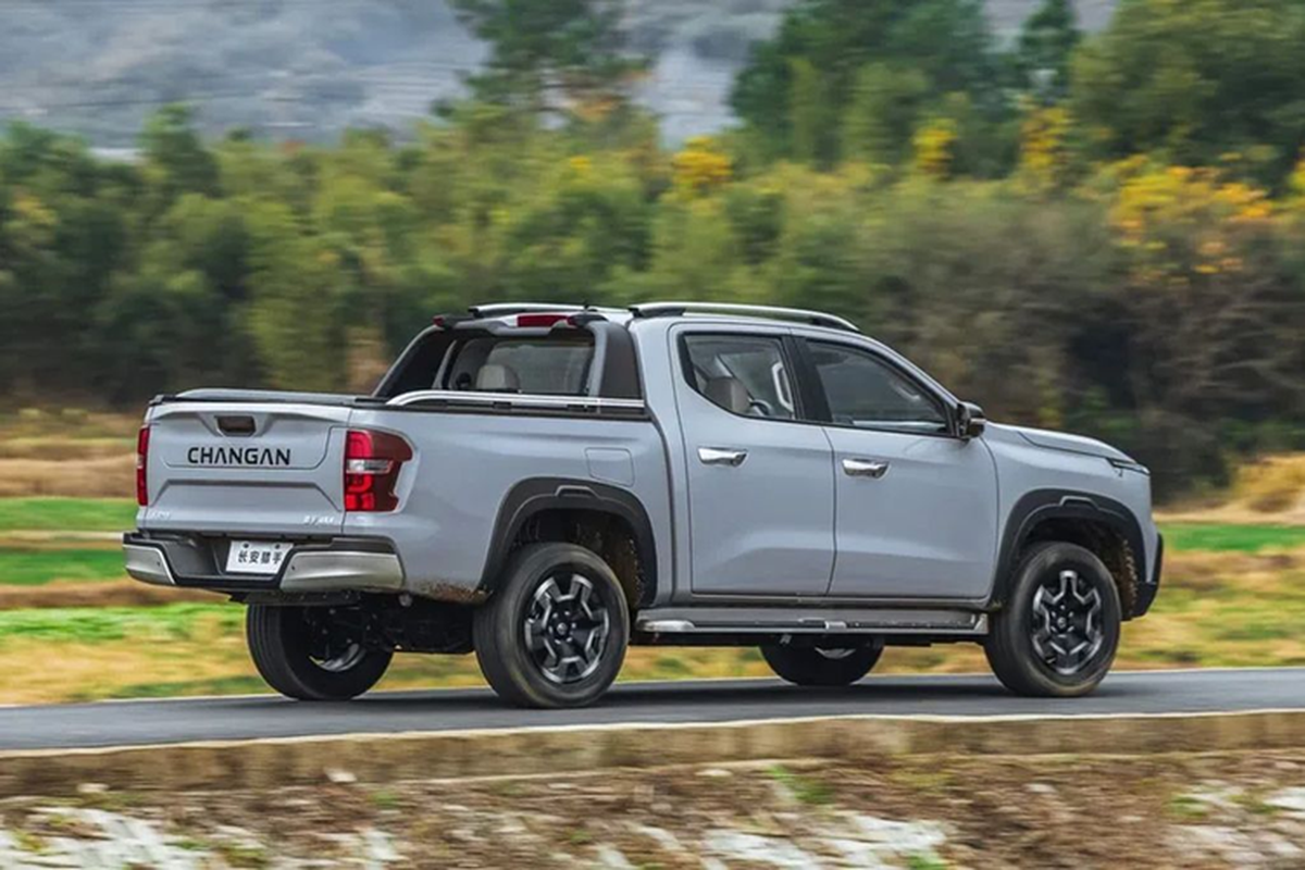 Changan Hunter EREV - bán tải chạy điện tầm xa từ 482 triệu đồng - Hình 3 Changan Hunter EREV - ban tai chay dien tam xa tu 482 trieu dong-Hinh-3