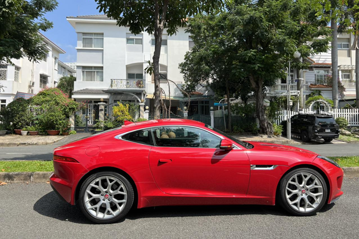 Jaguar F Type S tiền tỷ "đẹp nhất mọi thời đại" rao bán ở Sài Gòn - Hình 3 Jaguar F Type S tien ty