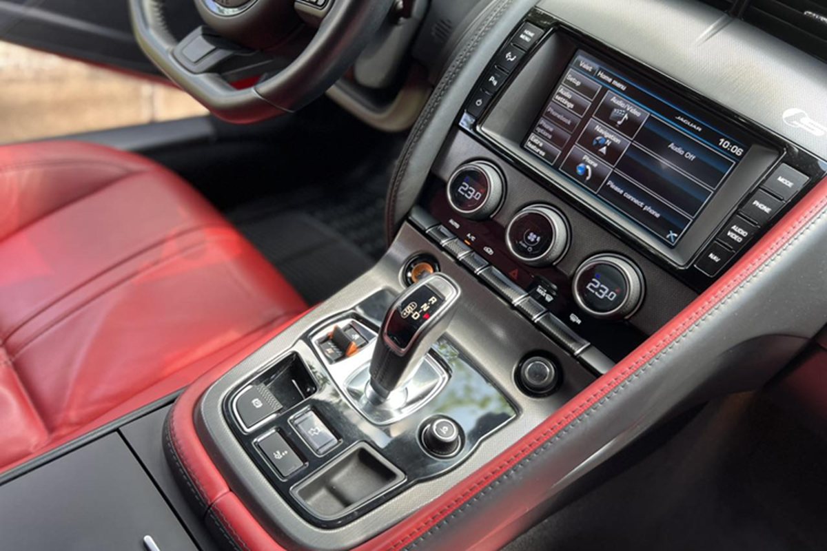 Jaguar F Type S tiền tỷ "đẹp nhất mọi thời đại" rao bán ở Sài Gòn - Hình 7 Jaguar F Type S tien ty