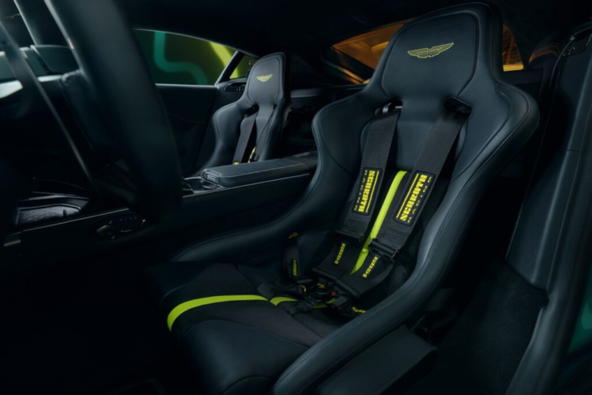 Aston Martin Vantage vừa ra mắt làm nhiệm vụ FIA tại F1 2024 - Hình 8 Aston Martin Vantage vua ra mat lam nhiem vu FIA tai F1 2024-Hinh-8
