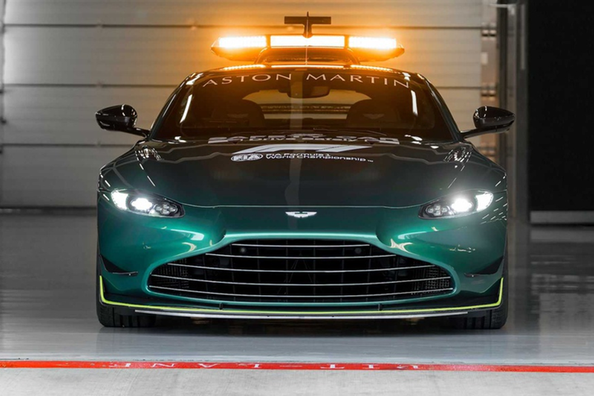 Aston Martin Vantage vừa ra mắt làm nhiệm vụ FIA tại F1 2024 - Hình 13 Aston Martin Vantage vua ra mat lam nhiem vu FIA tai F1 2024-Hinh-13