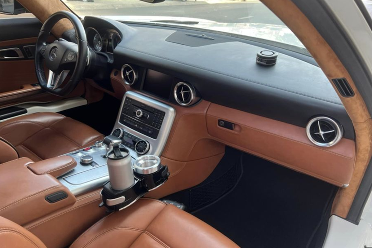 Ngắm Mercedes-Benz SLS AMG của “vua cafe” Đặng Lê Nguyên Vũ - Hình 4 Ngam Mercedes-Benz SLS AMG cua “vua cafe” Dang Le Nguyen Vu-Hinh-4