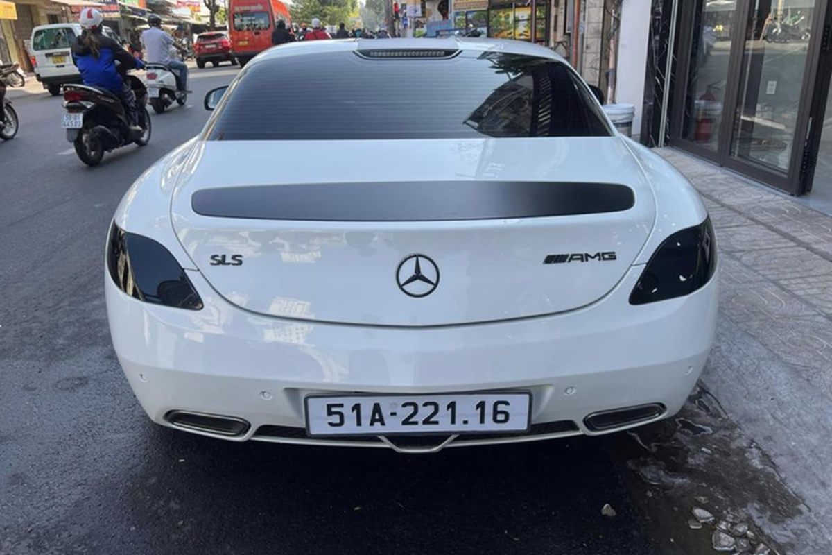 Ngắm Mercedes-Benz SLS AMG của “vua cafe” Đặng Lê Nguyên Vũ - Hình 10 Ngam Mercedes-Benz SLS AMG cua “vua cafe” Dang Le Nguyen Vu-Hinh-10