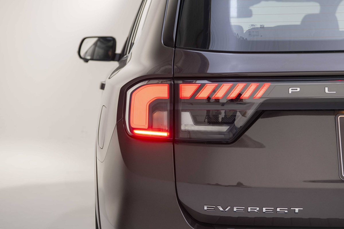 Ford Everest Platinum 2024 ra mắt Việt Nam, giá bán vẫn là ẩn số - Hình 8 Ford Everest Platinum 2024 ra mat Viet Nam, gia ban van la an so-Hinh-8