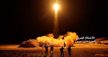 Lực lượng Houthi ở Yemen tuyên bố sở hữu một tên lửa siêu vượt âm Lực lượng Houthi ở Yemen tuyên bố sở hữu một tên lửa siêu vượt âm