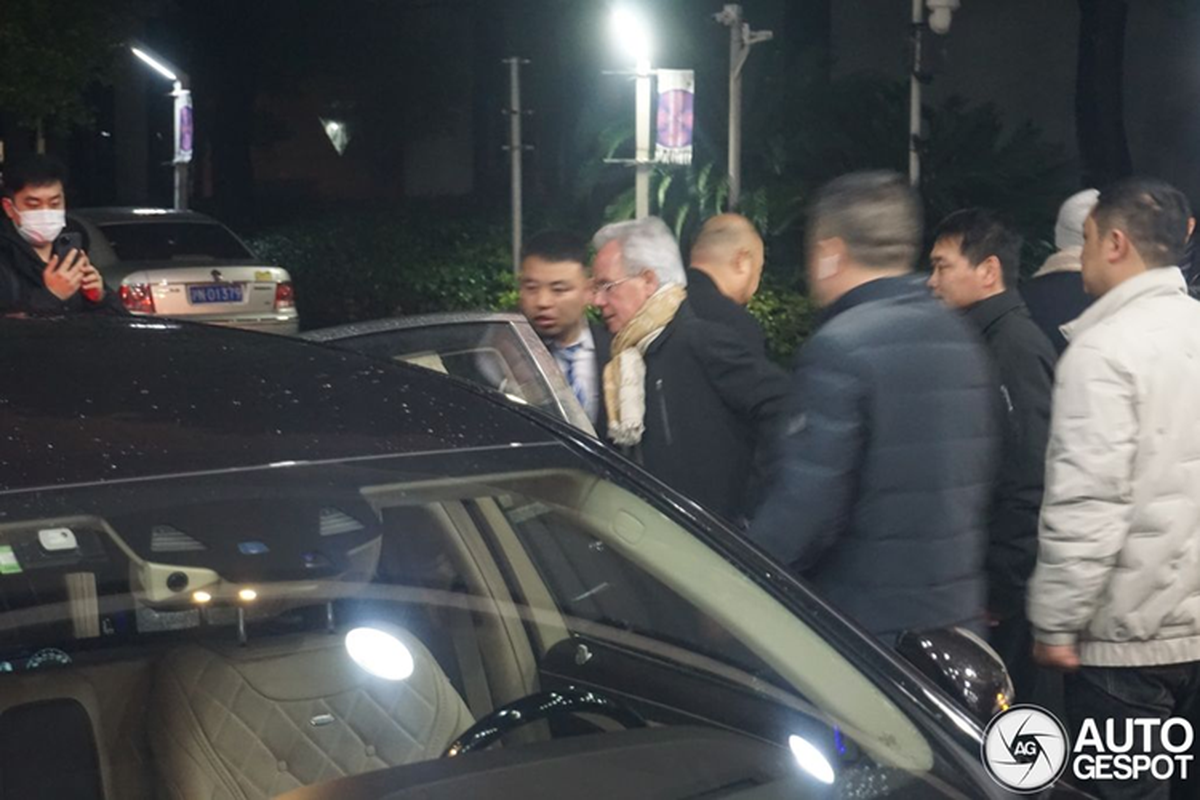 "Ông trùm" Pagani sử dụng Mercedes-Maybach S680 Pullman tại Trung Quốc - Hình 2