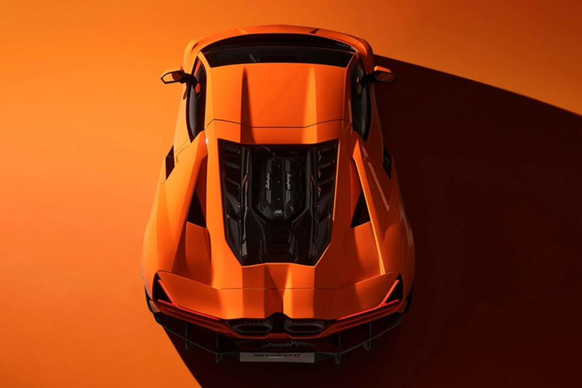 Sieu pham Lamborghini V12 Revuelto PHEV 