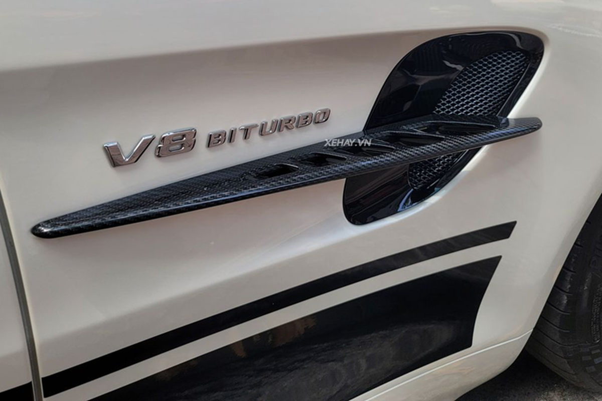 Cận cảnh Mercedes-AMG GT R giá 11,5 tỷ đầu tiên đeo biển Hà Nội - Hình 7 Can canh Mercedes-AMG GT R gia 11,5 ty dau tien deo bien Ha Noi-Hinh-7
