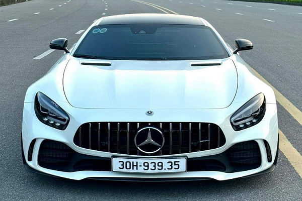 Mercedes-AMG GT R màu "độc nhất" Hà Nội rao bán 11,5 tỷ đồng