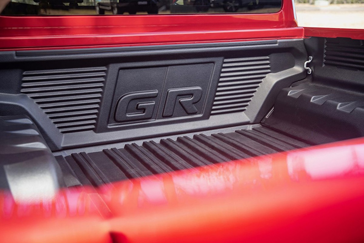 Toyota Hilux GR Sport hơn 1 tỷ đồng tại Thái Lan, đấu Ford Ranger - Hình 5 Toyota Hilux GR Sport hon 1 ty dong tai Thai Lan, dau Ford Ranger-Hinh-5