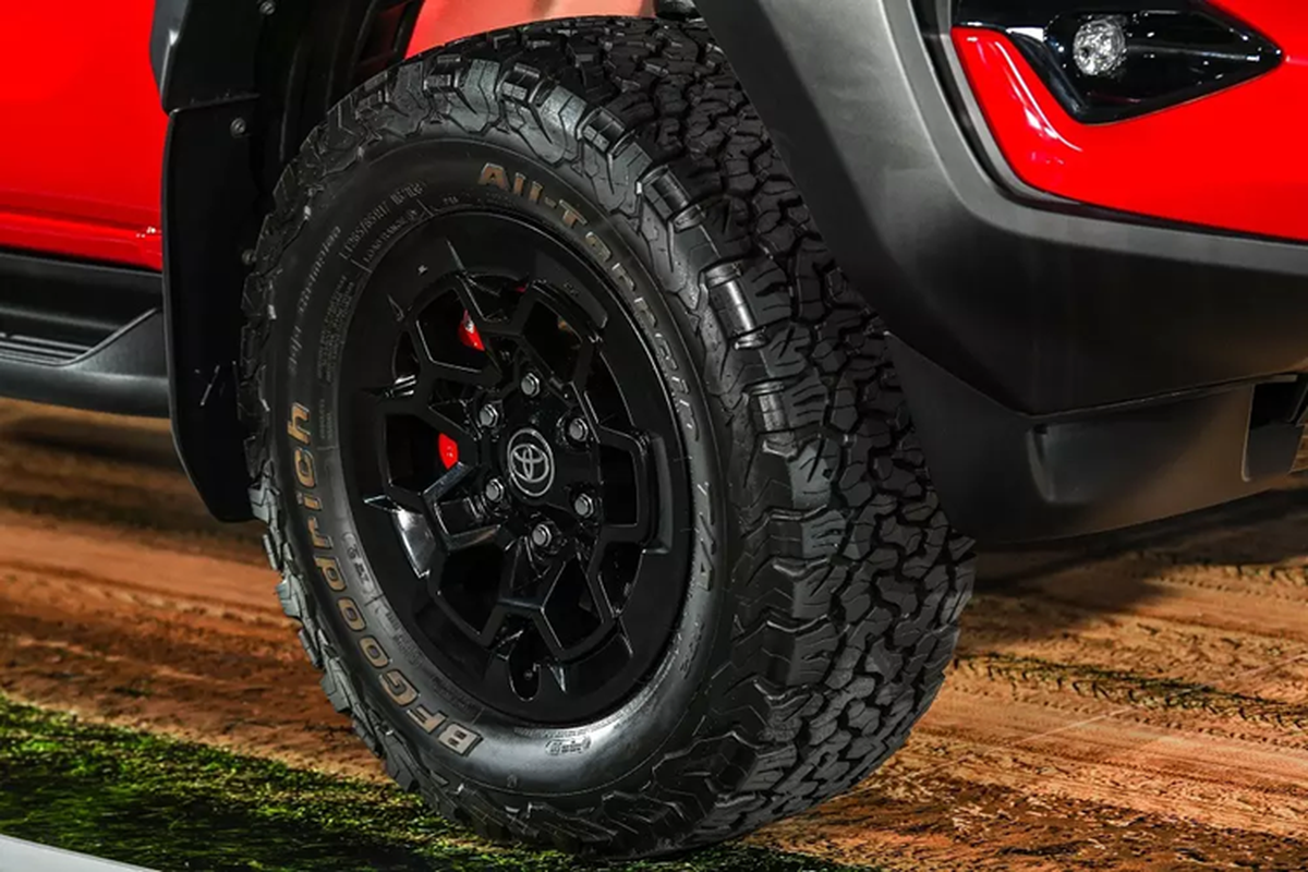 Toyota Hilux GR Sport hơn 1 tỷ đồng tại Thái Lan, đấu Ford Ranger - Hình 7 Toyota Hilux GR Sport hon 1 ty dong tai Thai Lan, dau Ford Ranger-Hinh-7