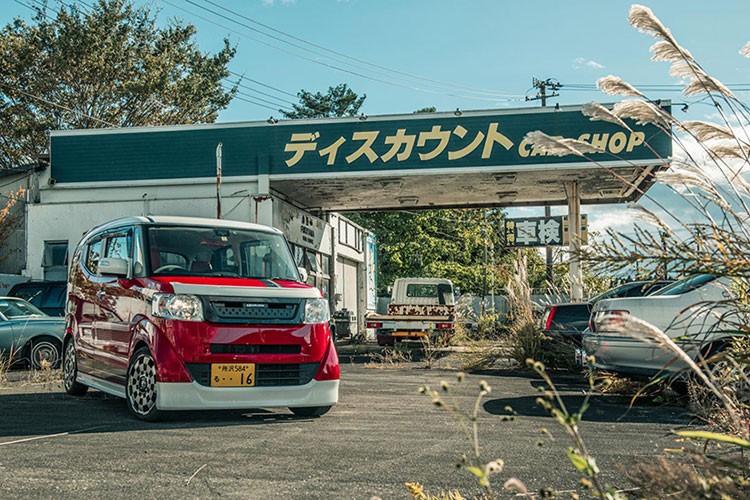 Hàng loạt xe JDM đình đám bị vứt xó ở “nghĩa địa” Fukushima