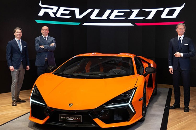 Lamborghini Revuelto “cháy hàng”, khách muốn mua phải chờ sau 2 năm