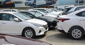 Ô tô mới đời cũ tồn kho 'đại hạ giá', có nên mua? Ô tô mới đời cũ tồn kho 'đại hạ giá', có nên mua?