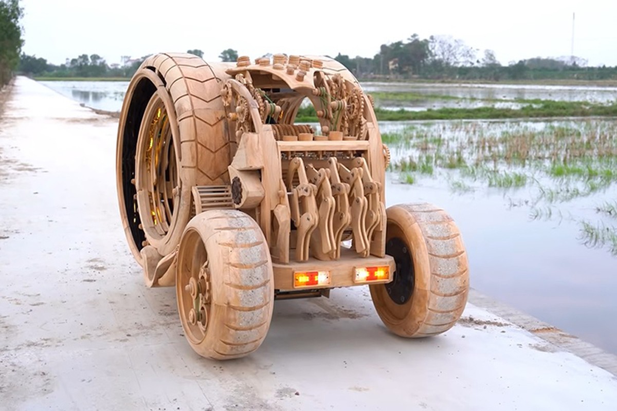 Tận mục chiếc ôtô gỗ độc lạ phác thảo từ AI của thợ mộc Việt - Hình 8 Tan muc chiec oto go doc la phac thao tu AI cua tho moc Viet-Hinh-8
