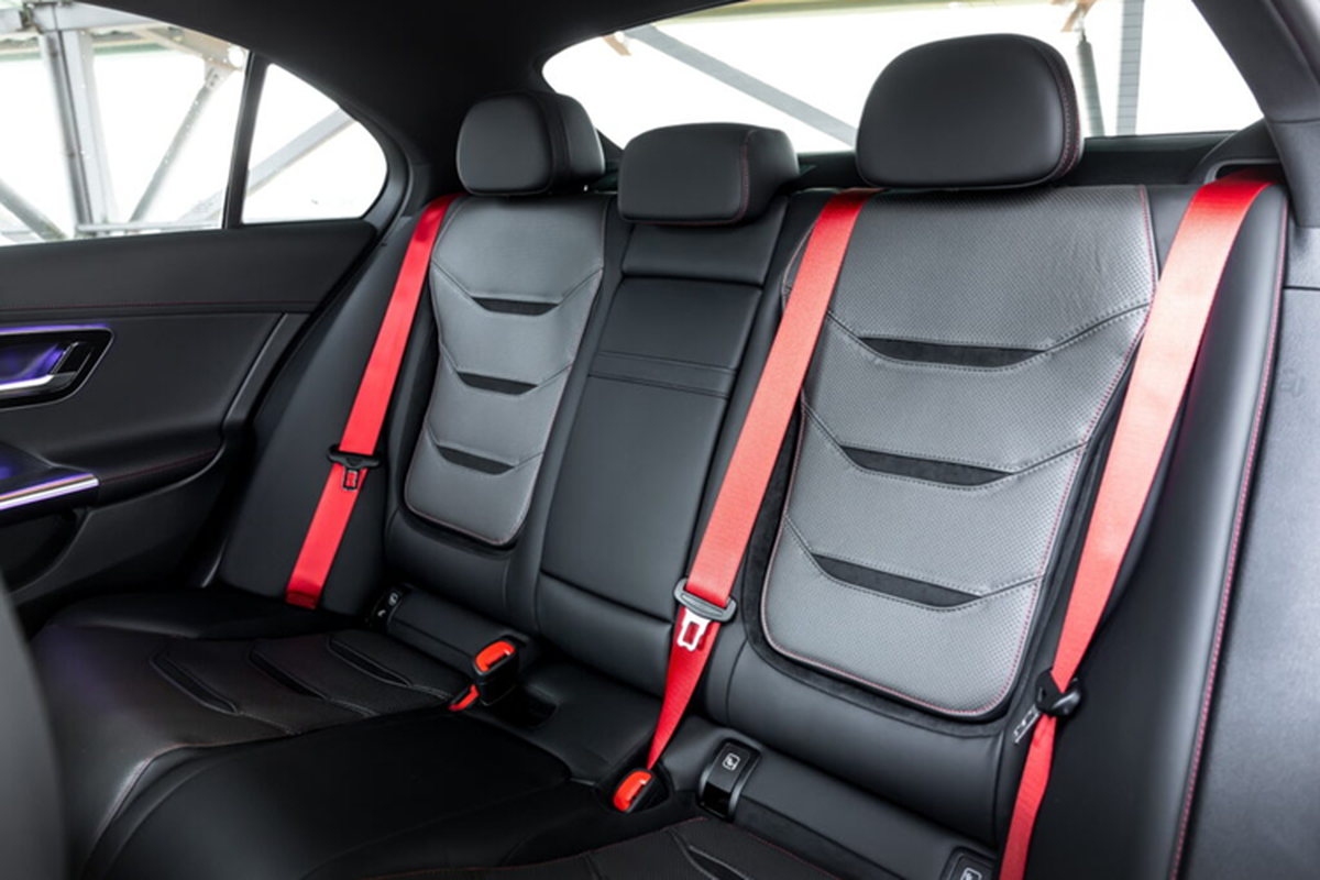 Mercedes-AMG C63 S “lột xác” sau khi qua tay Manhart Performance - Hình 7 Mercedes-AMG C63 S “lot xac” sau khi qua tay Manhart Performance-Hinh-7