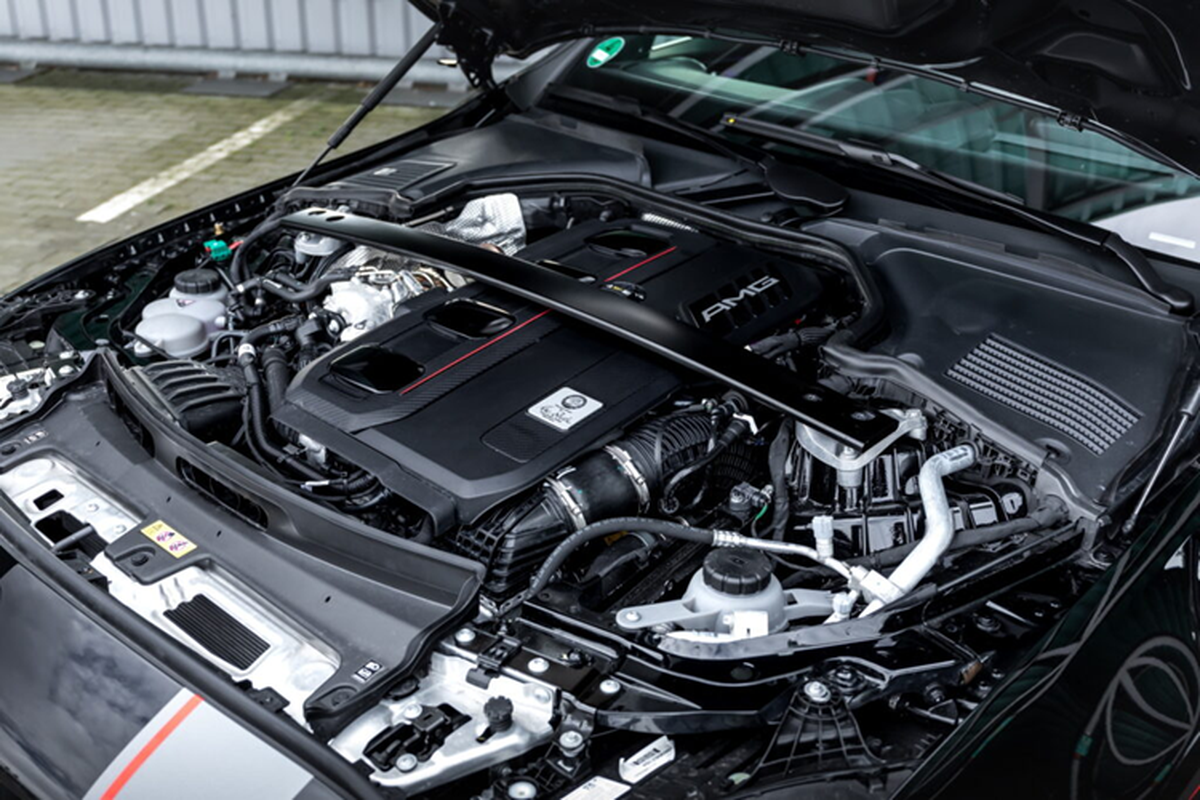 Mercedes-AMG C63 S “lột xác” sau khi qua tay Manhart Performance - Hình 8 Mercedes-AMG C63 S “lot xac” sau khi qua tay Manhart Performance-Hinh-8