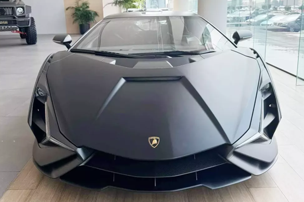 Tay chơi siêu xe Hoàng Kim Khánh lại khoe Lamborghini Sian 76 tỷ đồng
