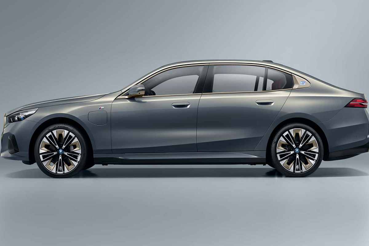 BMW 5 Series va i5 2024 ban “khac la” ra mat tai Trung Quoc-Hinh-3