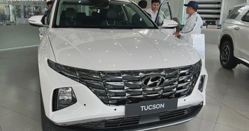 Ô tô gầm cao 5 chỗ đua giảm giá: Hyundai Tucson, Ford Territory quyết đấu Mazda CX-5 Ô tô gầm cao 5 chỗ đua giảm giá: Hyundai Tucson, Ford Territory quyết đấu Mazda CX-5