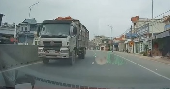 Phẫn nộ xe tải 'hiên ngang' chạy ngược chiều trên quốc lộ Phẫn nộ xe tải 'hiên ngang' chạy ngược chiều trên quốc lộ