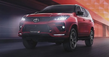 Toyota Fortuner GR Sport 2024 nâng cấp nhẹ, đủ sức cạnh tranh Ford Everest? Toyota Fortuner GR Sport 2024 nâng cấp nhẹ, đủ sức cạnh tranh Ford Everest?