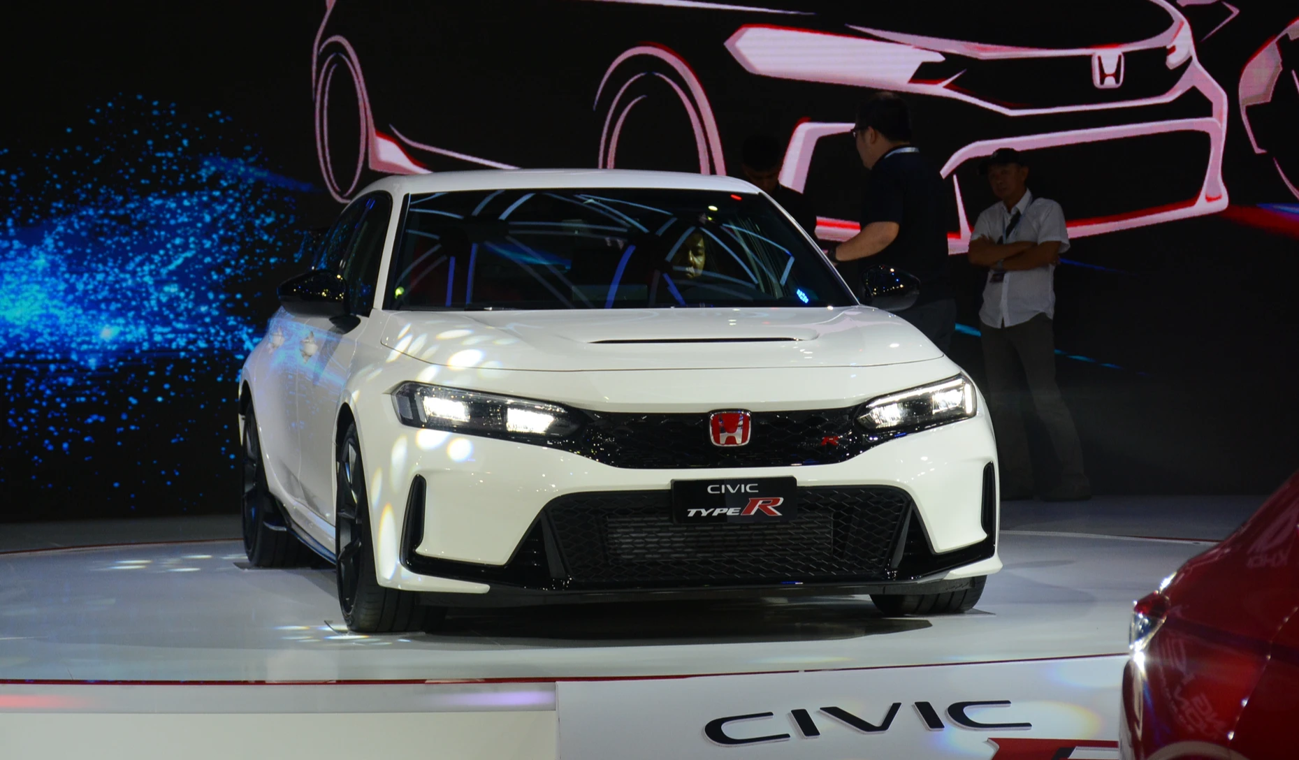 Mức giá lên tới 2,399 tỉ đồng cùng một số nét đặc trưng về thiết kế, vận hành của Honda Civic Type R khiến mẫu xe này vượt quá nhu cầu thực tế của số đông người Việt mua ô tô. Tương tự Suzuki Ciaz, tháng 3.2024 chỉ có 1 chiếc Civic Type R đến tay khách hàng Việt.