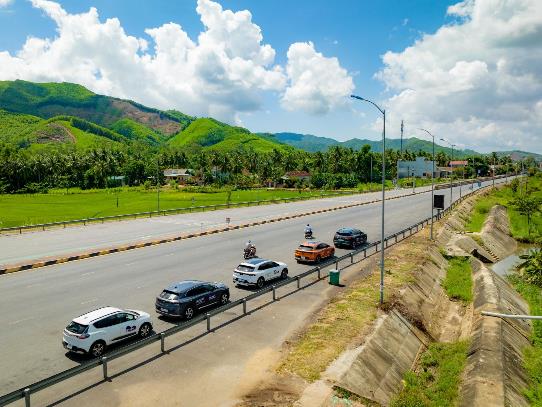Trạm sạc tiện dụng, chủ xe điện chạy dịch vụ tự tin trên mọi cung đường - Ảnh 2. Trạm sạc tiện dụng, chủ xe điện chạy dịch vụ tự tin trên mọi cung đường - Ảnh 2.
