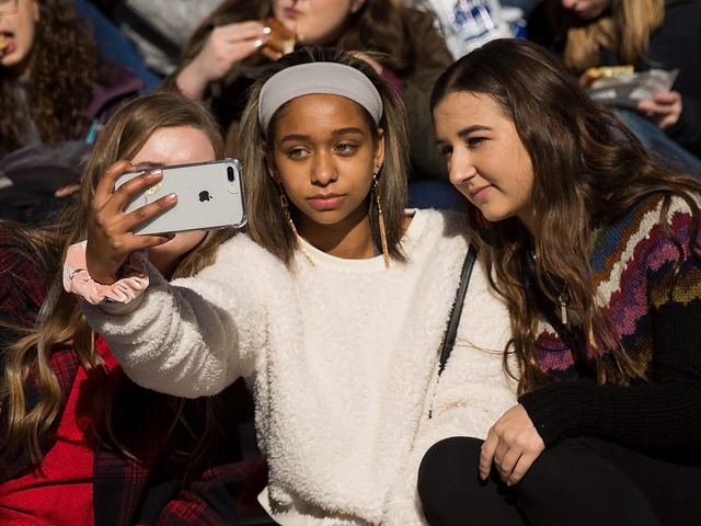 Giới trẻ vẫn mê iPhone và thờ ơ với Android