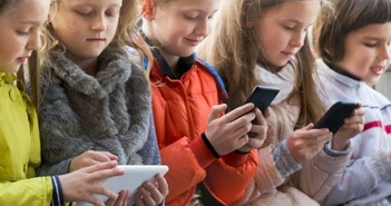 Tỉ phú Bill Gates tiết lộ độ tuổi an toàn nhất để trẻ sử dụng smartphone Tỉ phú Bill Gates tiết lộ độ tuổi an toàn nhất để trẻ sử dụng smartphone