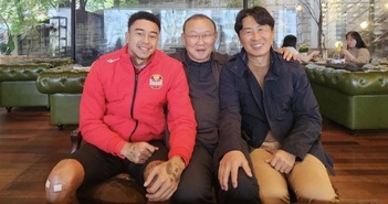 HLV Park Hang-seo gây sốt với bức ảnh cùng cựu tiền vệ MU